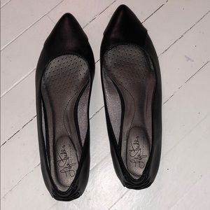 Black pointed flats